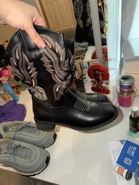 Black Embroidered Cowgirl Boots